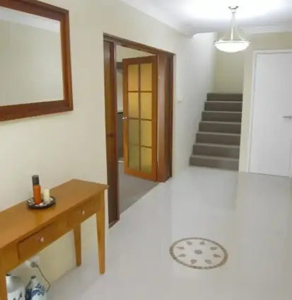 Kings Langley Entry